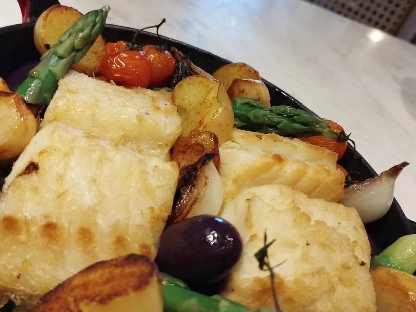 Bacalhau com legumes salteados