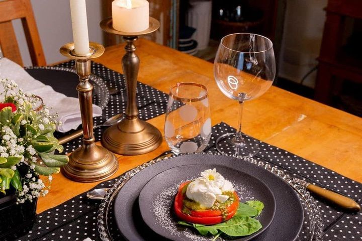 Uma italianíssima Insalata Caprese bem apresentada é sempre sucesso! por Renato Bottino