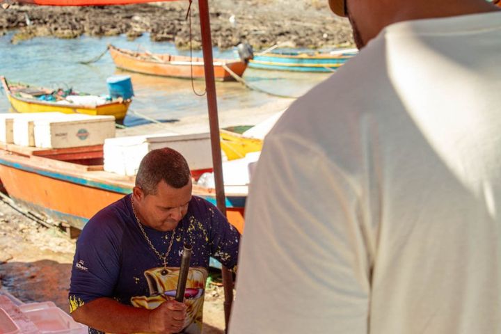 Pesca artesanal peixe fresco e cuidado na escolha. por Nando Silva